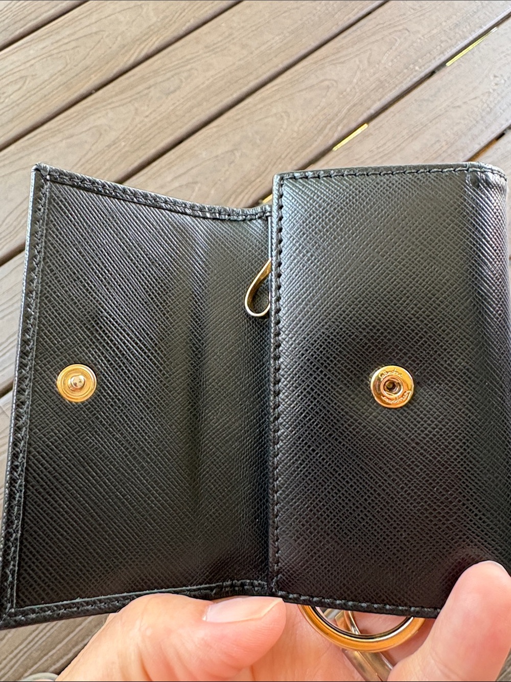 Salvatore Ferragamo Vara Bow Saffiano Leather 6 Key Holder Wallet Black Gold - Picture 15 of 15